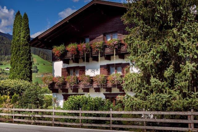 Gaestehaus Kastenhof ザンクト・ヨーハン・イム・ポンガウ エクステリア 写真